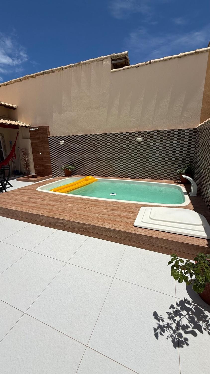 Casa com piscina a 800 metros da praia em Unamar Cabo Frio House in Cabo Frio