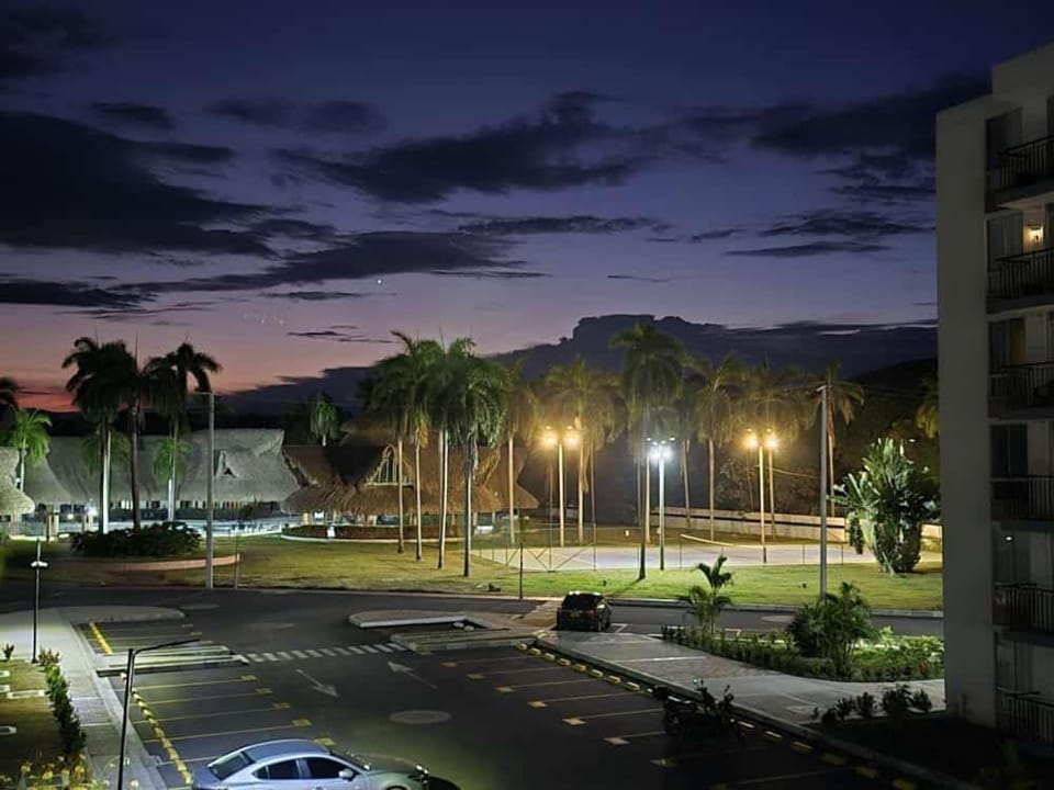 Apartamento con balcón Palma Real - Flandes, Tolima Apartment in Cundinamarca, Colombia