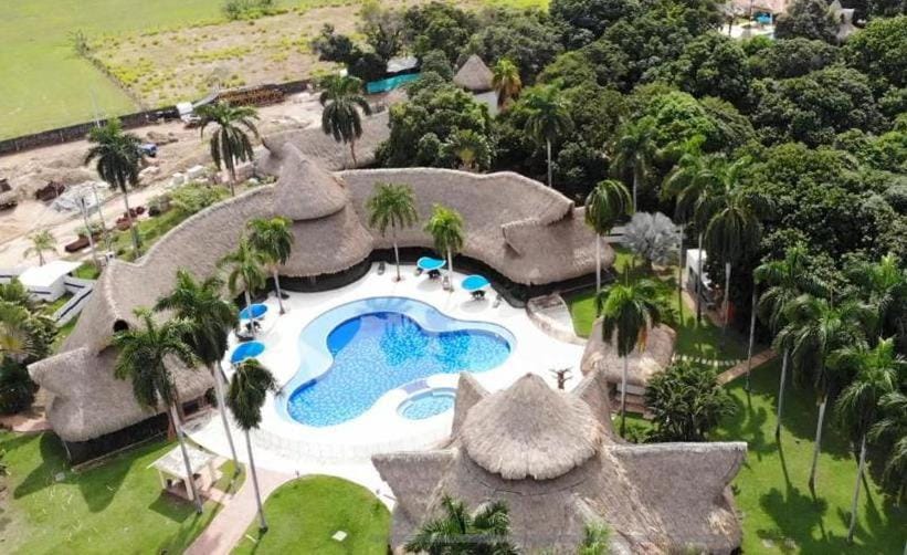 Apartamento con balcón Palma Real - Flandes, Tolima Apartment in Cundinamarca, Colombia