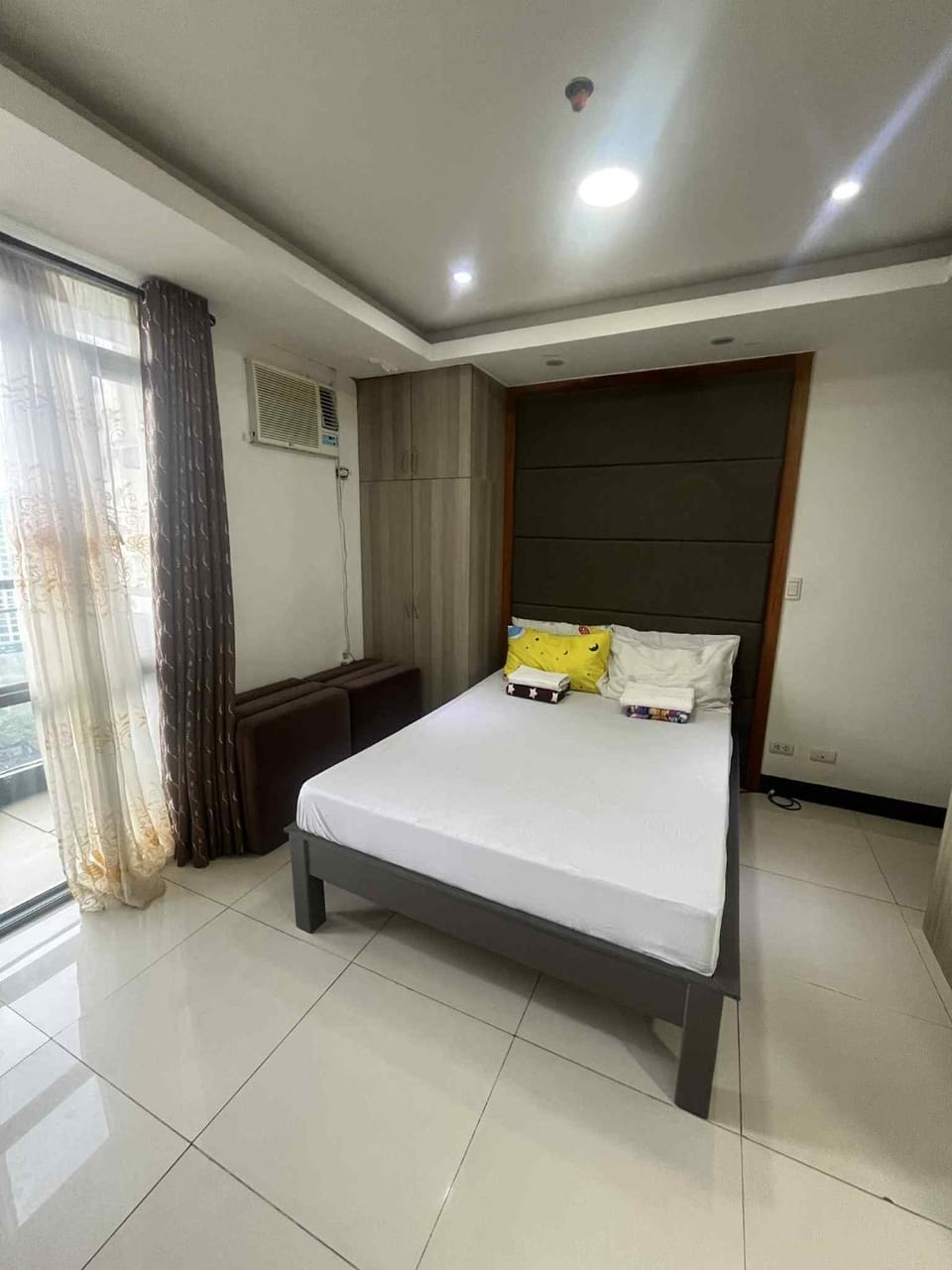 Staycation in manhattan heights tower B beside alimall cubao 3 pax Apartment hotel in Pasig