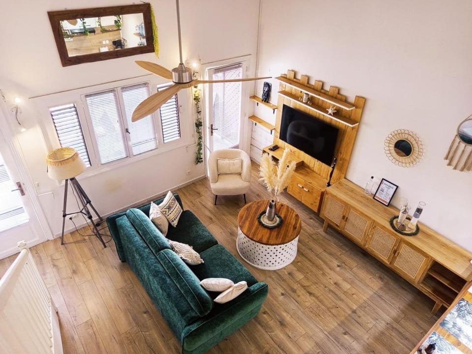 TV and multimedia, Living room, Seating area