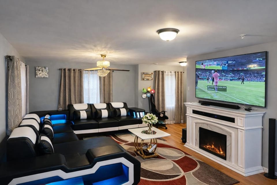 Spacious and Cozy 3 Bedroom Home House in Worcester