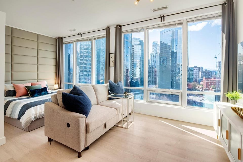 City Centre Studio - Best Location! Apartment in Vancouver