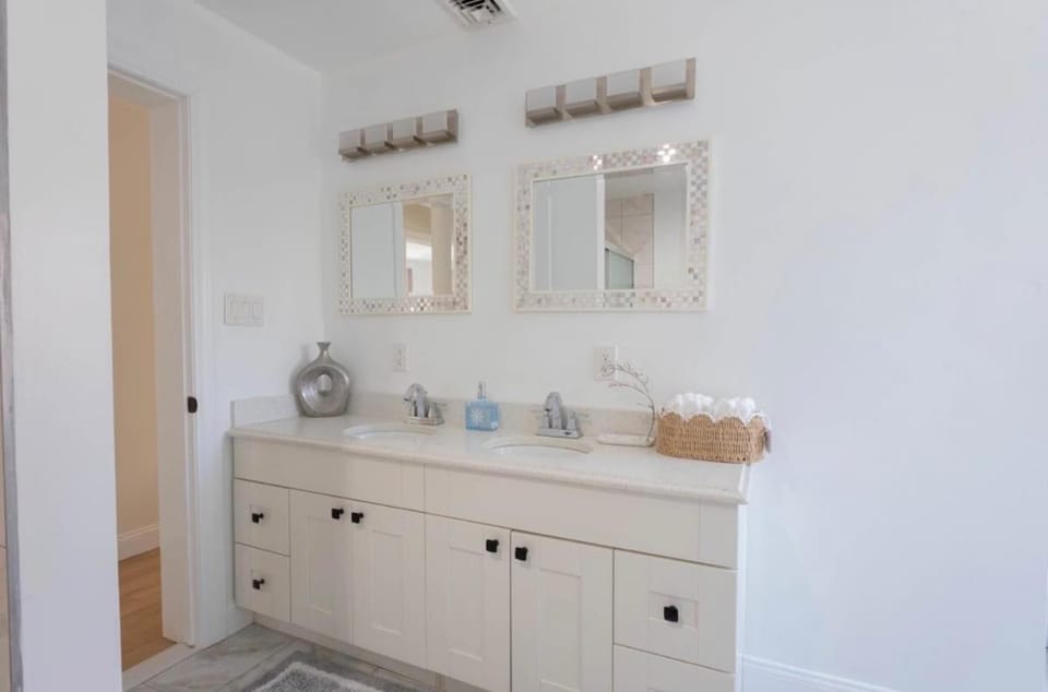 Charming Home for a Perfect Escape Apartment in Springs