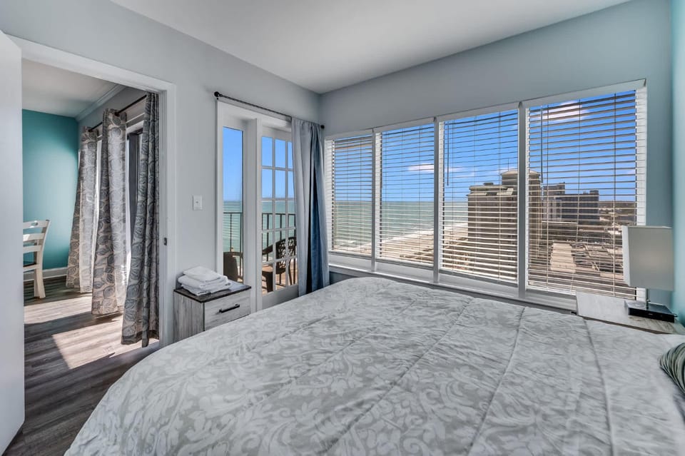 High Floor with Nice Ocean Views at Palace Resort House in Myrtle Beach