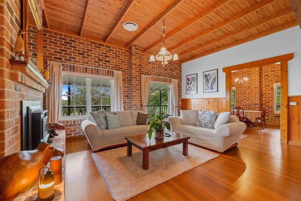Valley View Retreat Private 36 Acre Hinterland Escape House in Witta