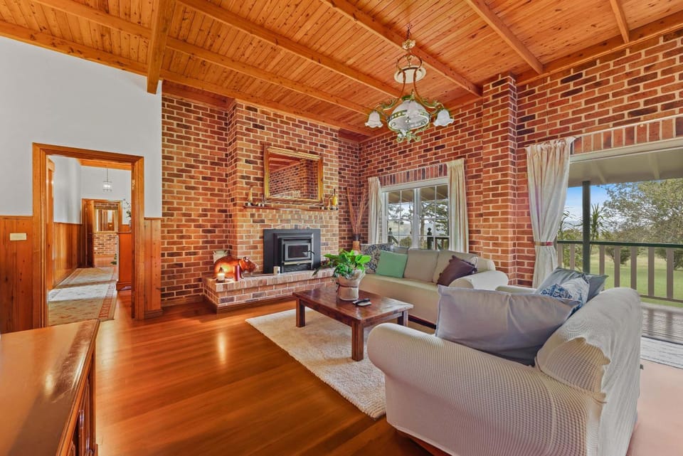 Valley View Retreat Private 36 Acre Hinterland Escape House in Witta