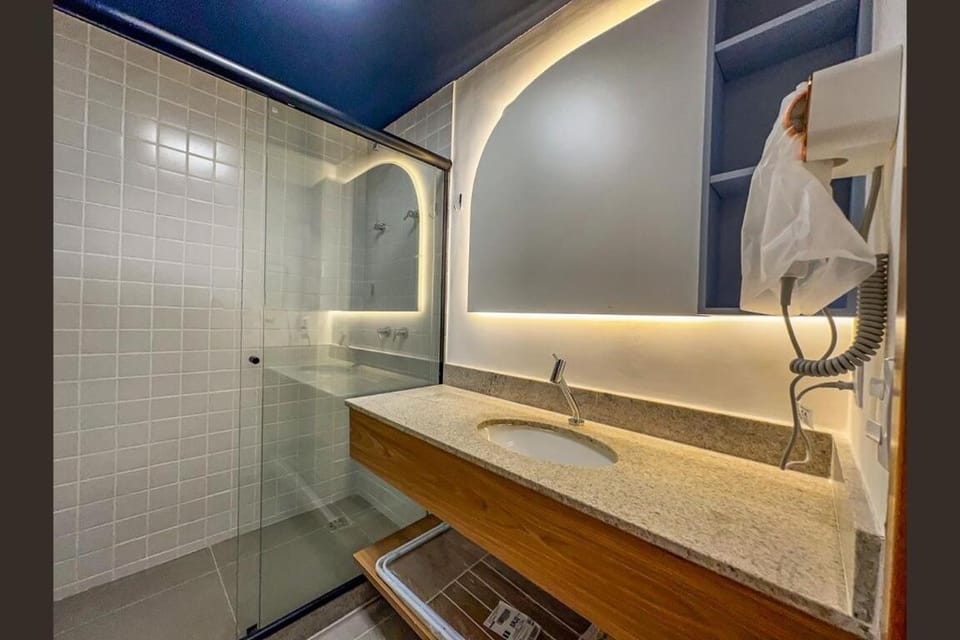 Oferta Centro Studio Completo para 4 pessoas com Maleiro, Sauna, Wifi, Ar Condicionado e Metrô a 5min Apartment in Rio de Janeiro