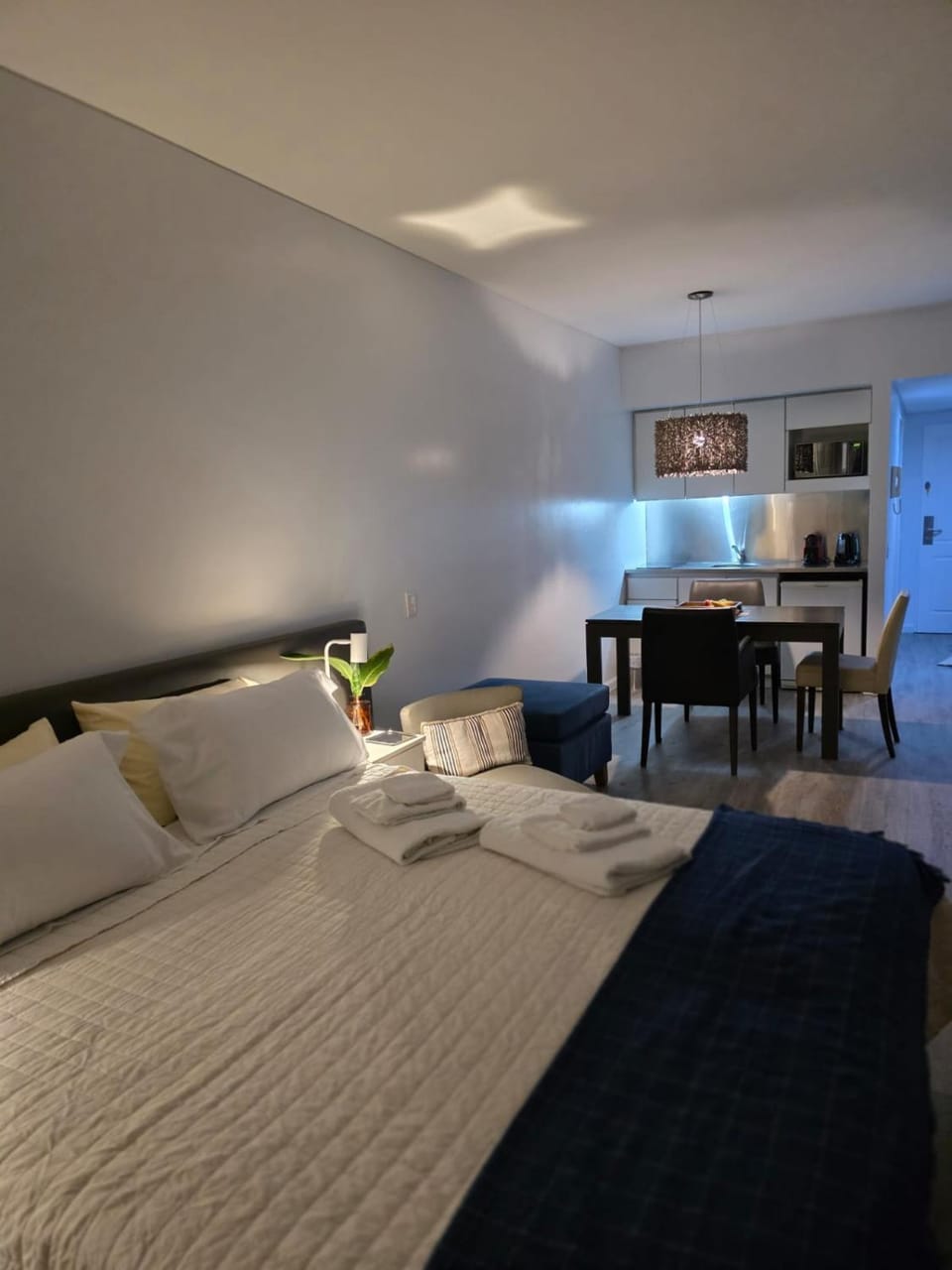Bed, Photo of the whole room, Dining area, Bedroom
