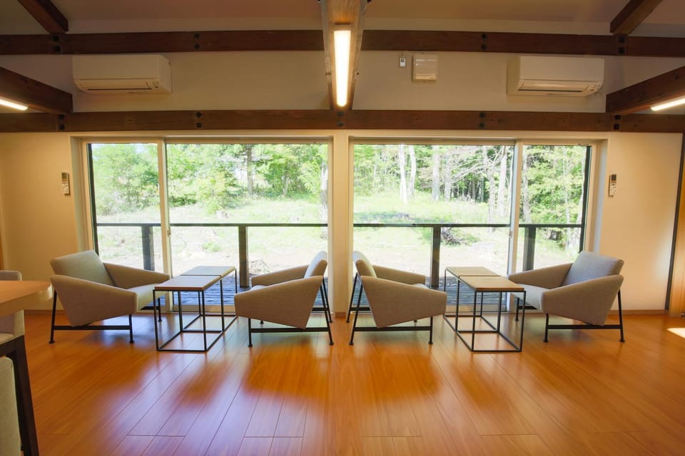 Communal lounge/ TV room