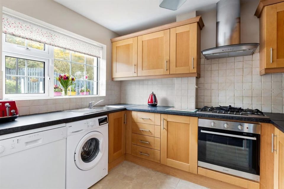 Kitchen or kitchenette, Communal kitchen, kitchen