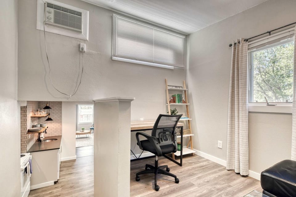 Uptown 2 bedroom flat near Train Depot Apartment in Boise
