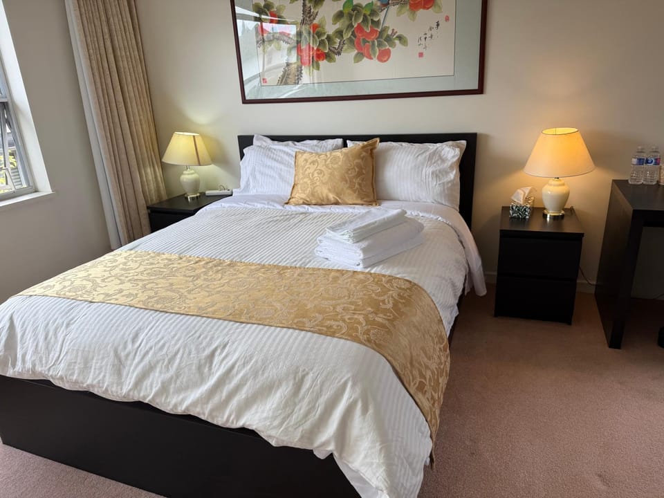 As You Wish Suites & Rooms Near YVR with Parking Vacation rental in Richmond