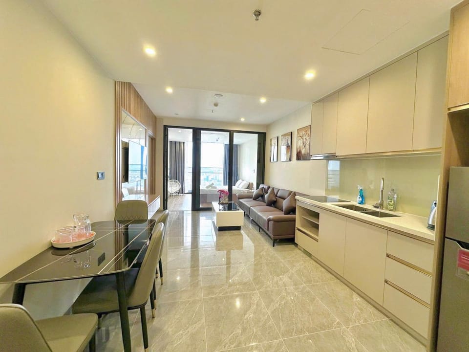 Kitchen or kitchenette, Living room, Seating area, Dining area