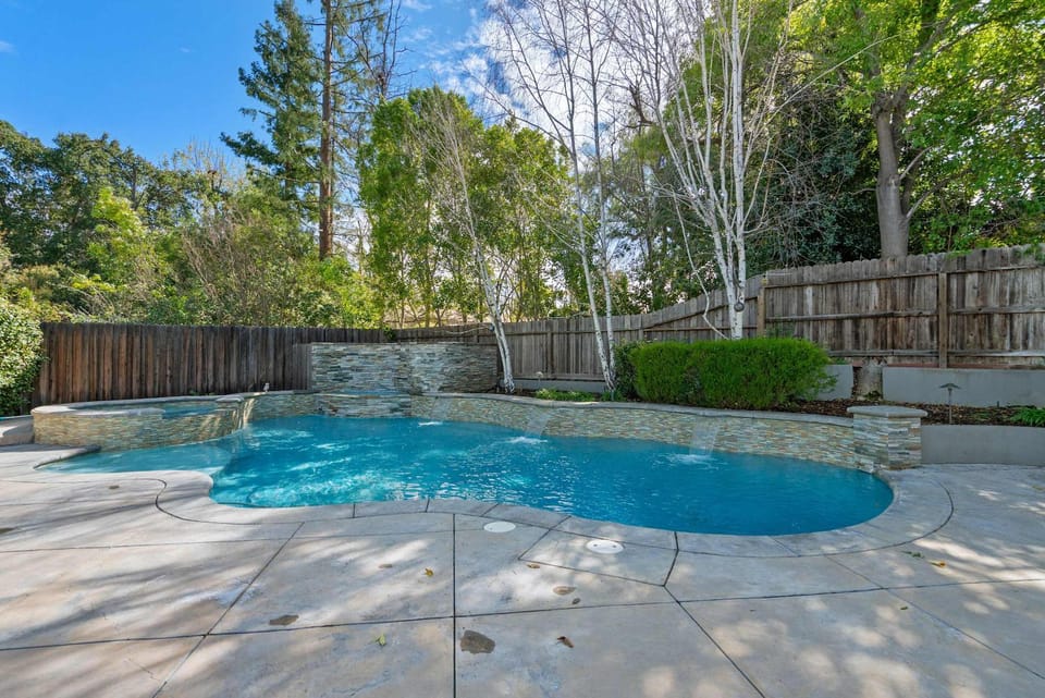 Tarzana ADU with Pool and Hot Tub by Colby and Conrad House in Tarzana