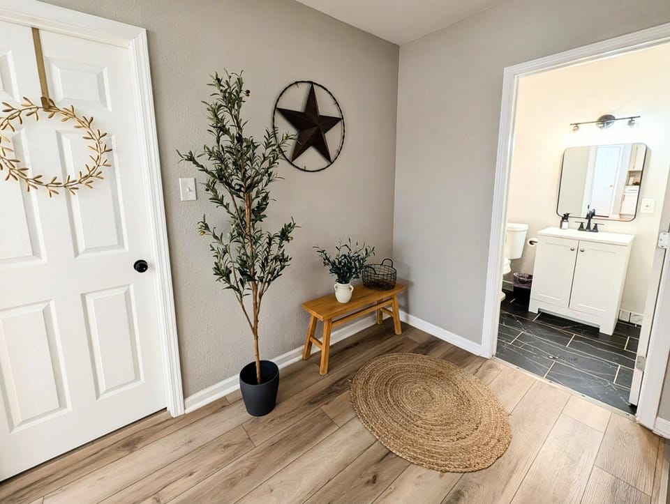 Bathroom, Living room