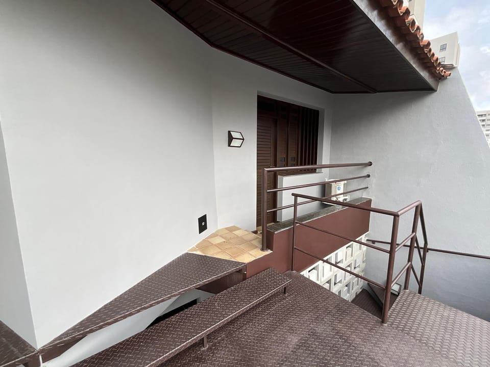 Facade/entrance, Balcony/Terrace