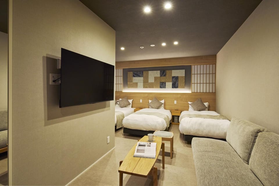 Bed, TV and multimedia, Living room