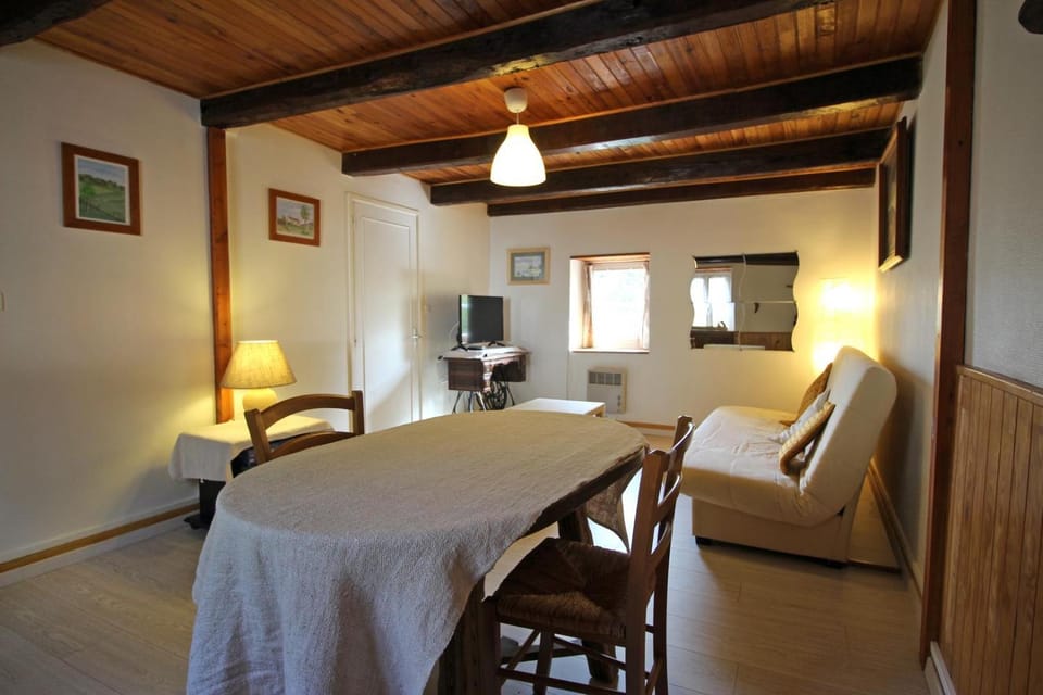 Claveyrolas House in Nouvelle-Aquitaine