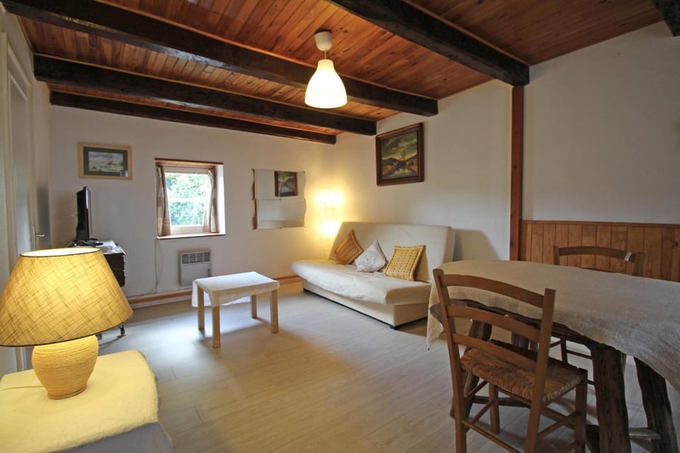 Claveyrolas House in Nouvelle-Aquitaine