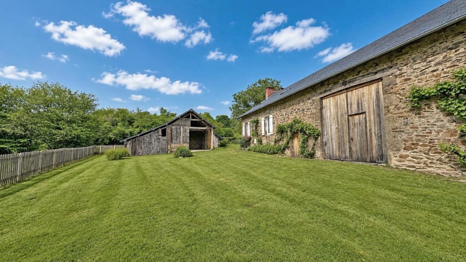 La chènevière House in Nouvelle-Aquitaine