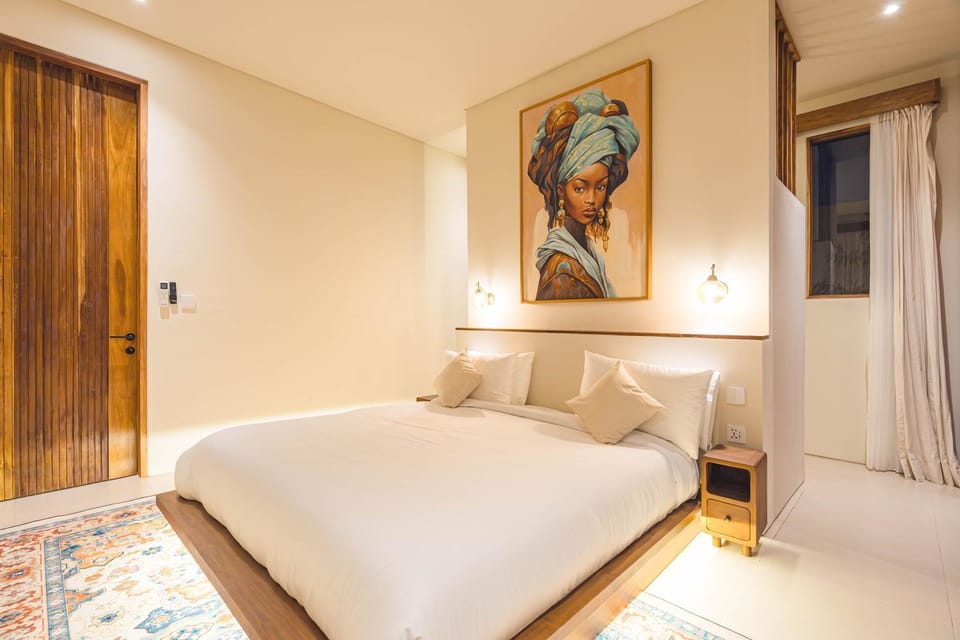 Bed, Decorative detail, Bedroom, furniture