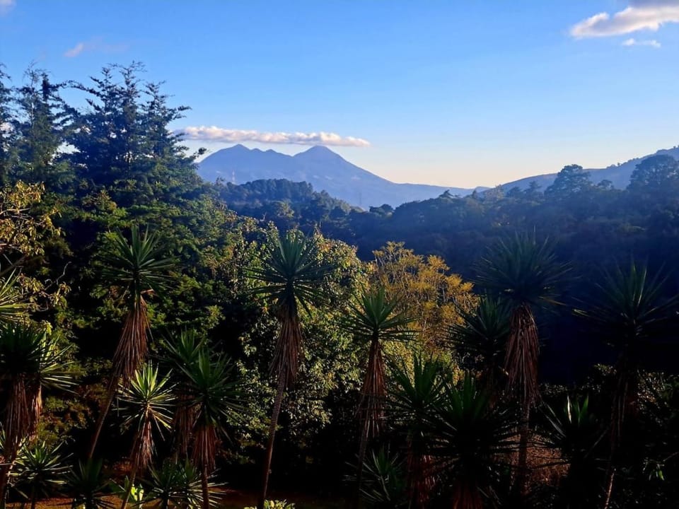Mountain View Cottage and Peaceful Nature Escape Chalet in Guatemala Department