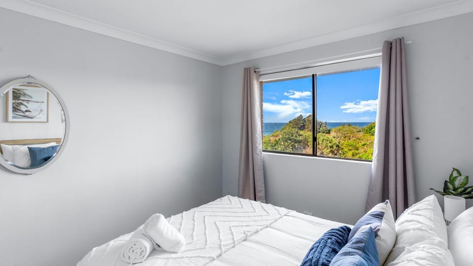 Bed, Bedroom, Sea view