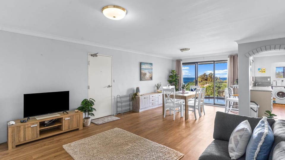 TV and multimedia, Living room, Dining area, Sea view
