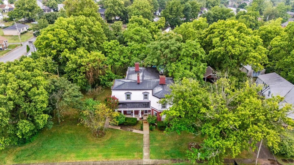 The Grand on Broadway - Pool, Hot Tub, Historic House in Lexington