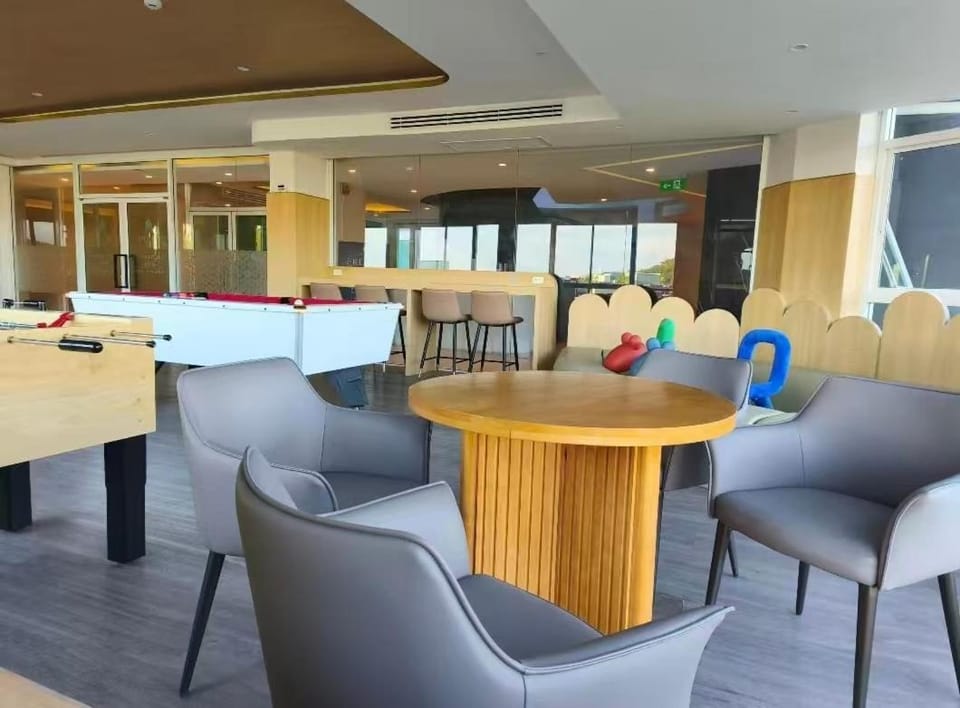 普吉岛中心全新的2卧2卫公寓 711便利店 免费大型泳池健身房 Apartment in Kathu