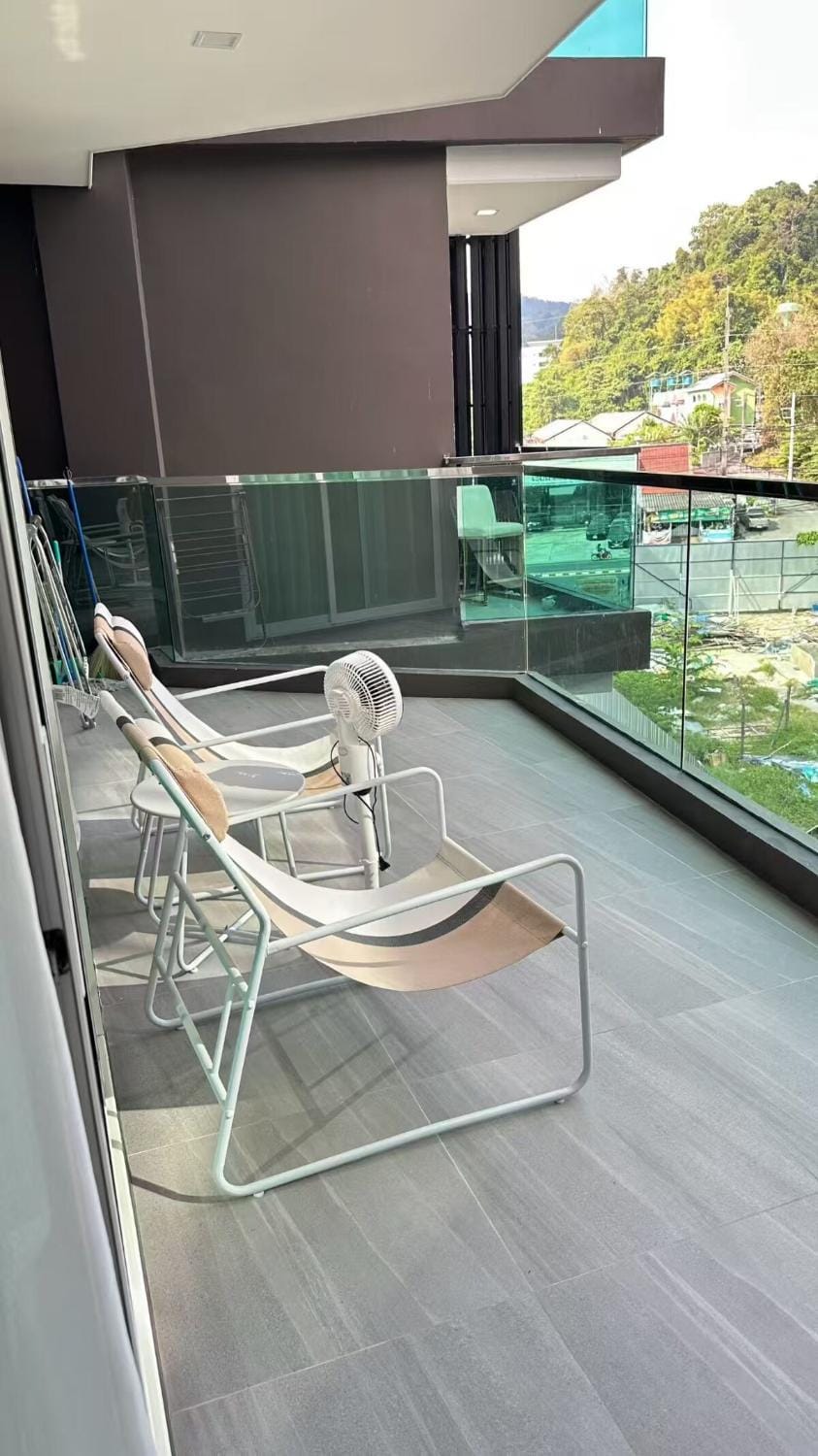 普吉岛中心全新的2卧2卫公寓 711便利店 免费大型泳池健身房 Apartment in Kathu