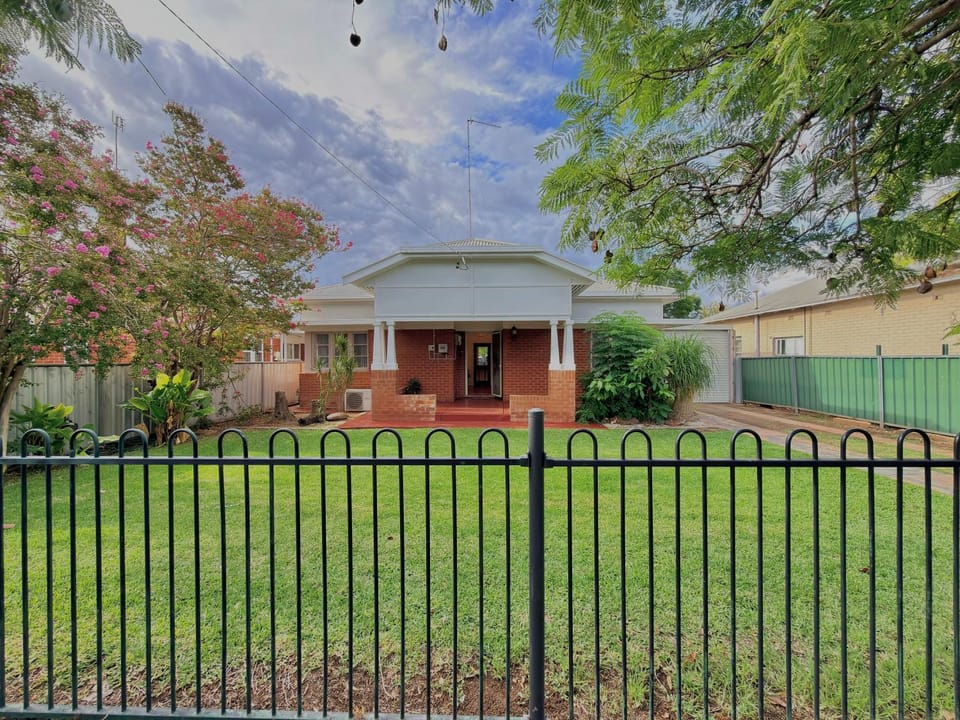 72 Cobra Street House House in Dubbo