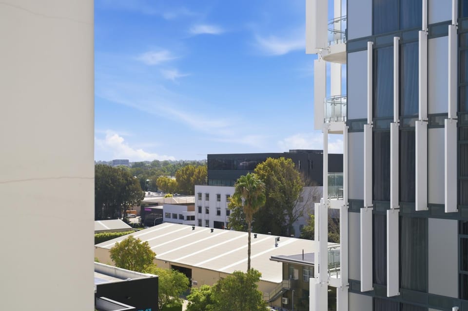 Mascot 1BR Easy Access to CBD & Airport Apartment in Mascot