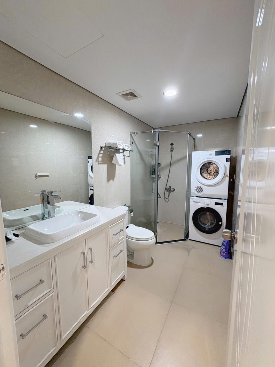 Chizz Housing Apartment in Hanoi