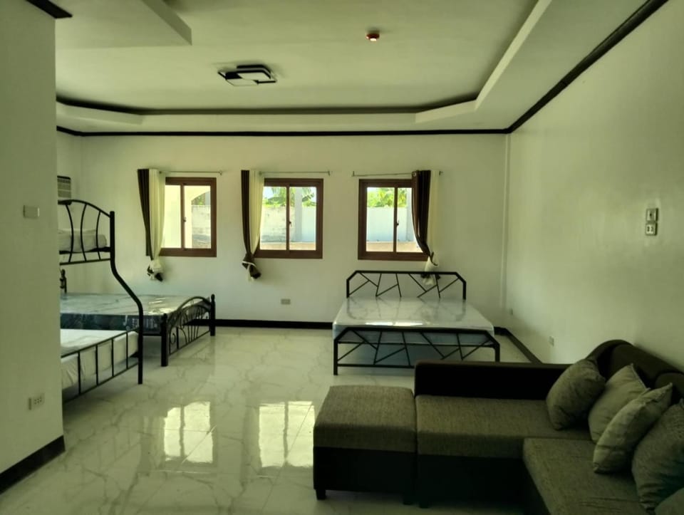 Safe Haven Residence Bed and Breakfast in Central Visayas