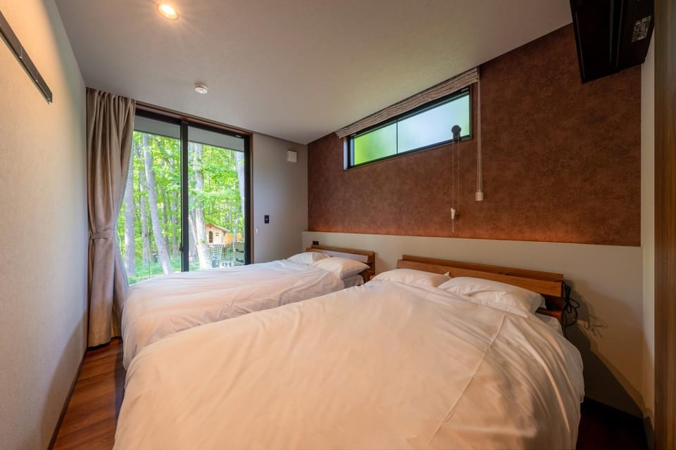Bed, Bedroom, Garden view, Garden view
