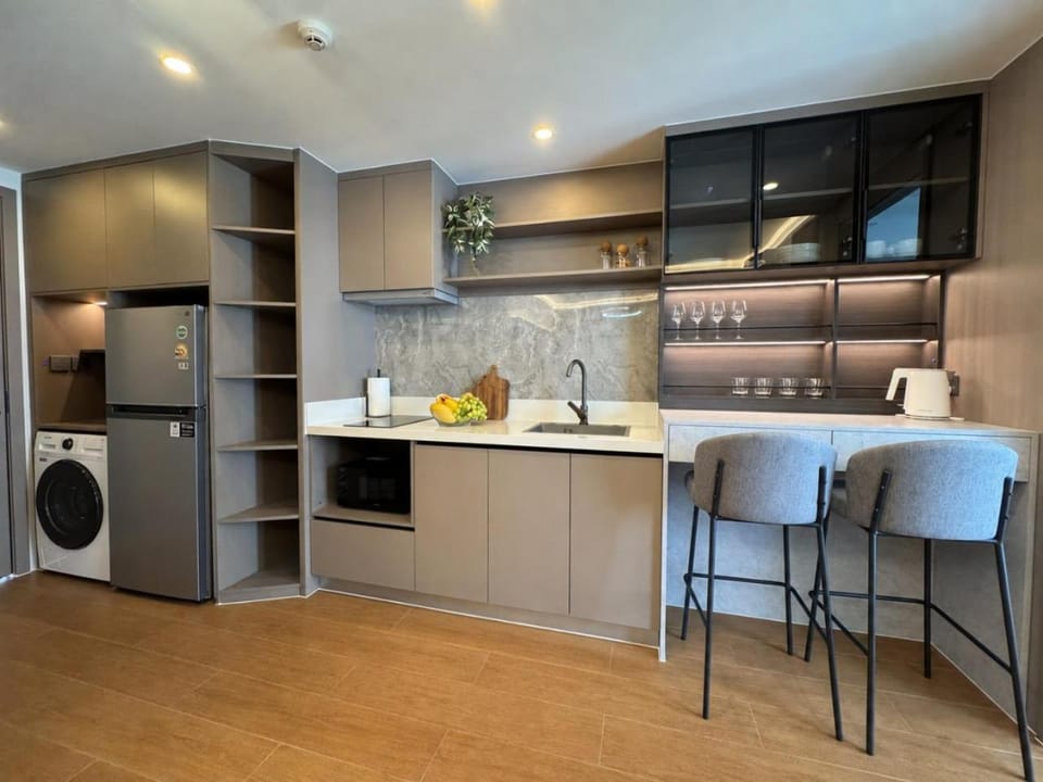 Stylish Pool View 1BDR Apartment Bang Tao Apartment in Choeng Thale