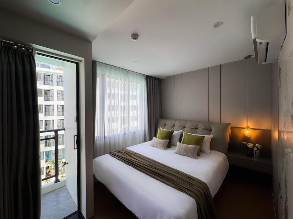 Stylish Pool View 1BDR Apartment Bang Tao Apartment in Choeng Thale