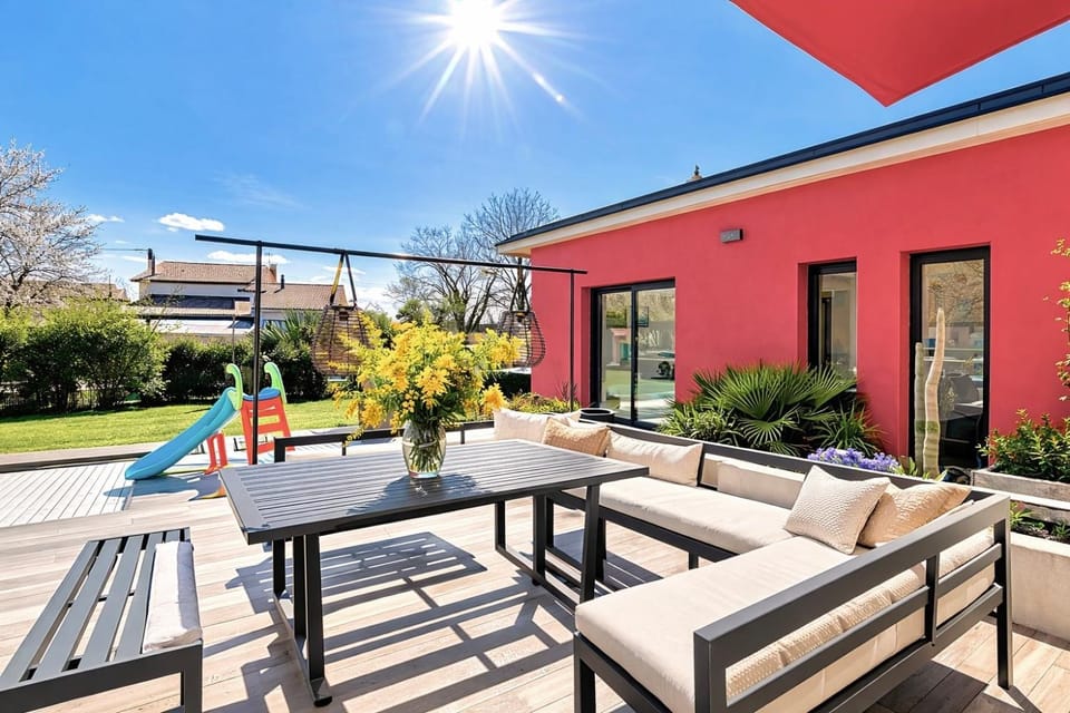 La villa soleil, 8 pers piscine Alès Villa in Alès