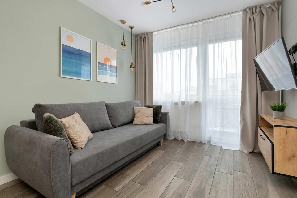 TV and multimedia, Living room, Seating area, Evening entertainment