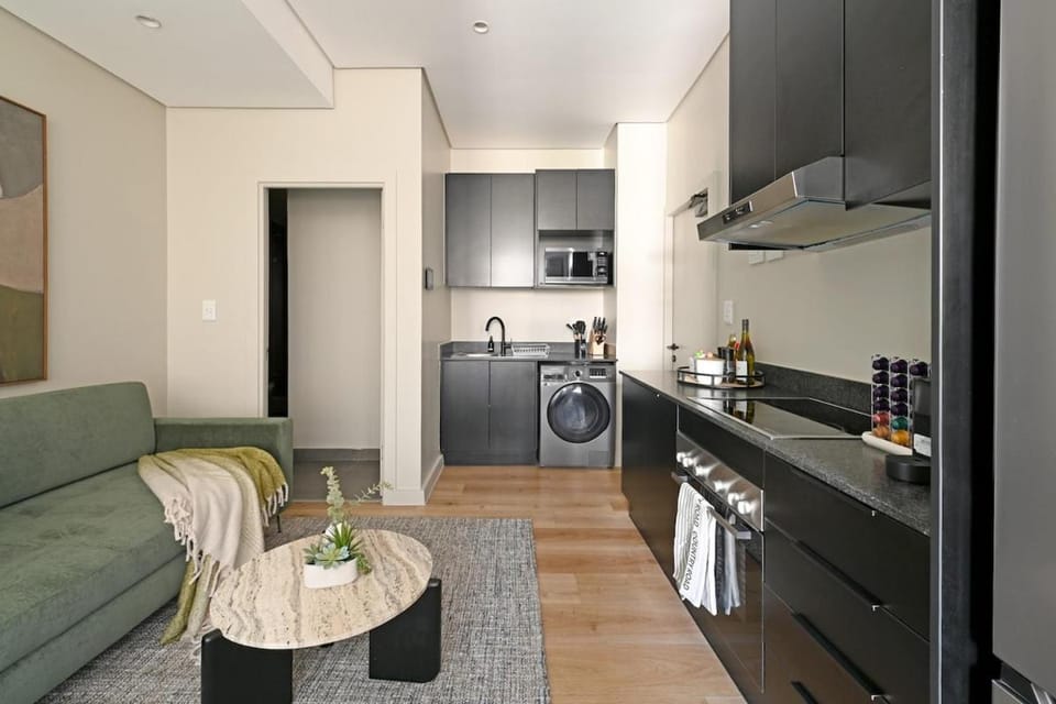 Esme - Chic 1BR at The Carrington Heart of Loop Street Apartment in Cape Town