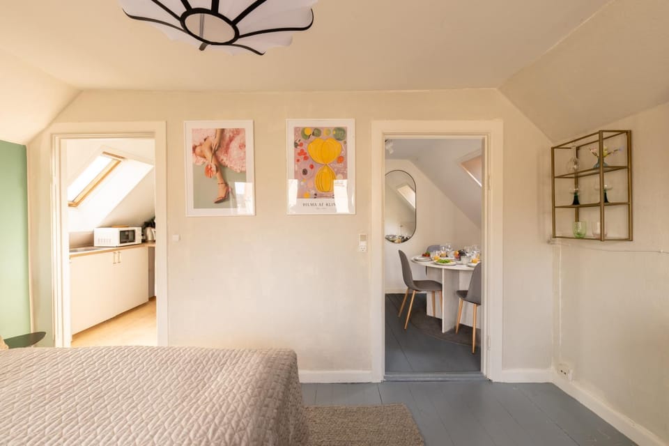Dining area, kitchen