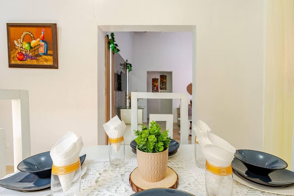 Living room, Decorative detail, Dining area