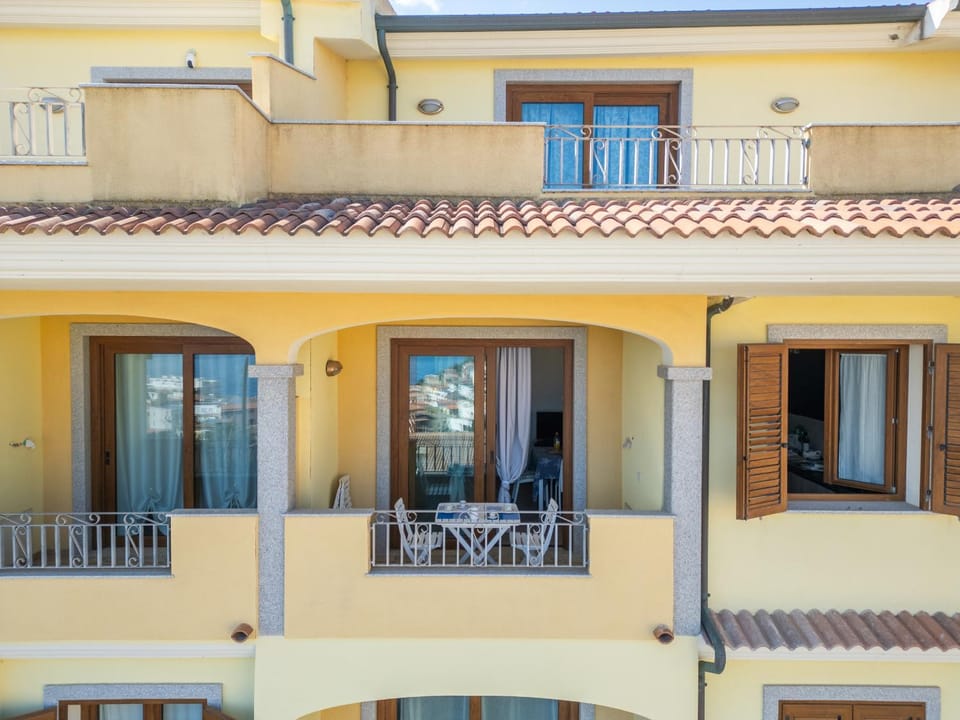 Property building, Balcony/Terrace