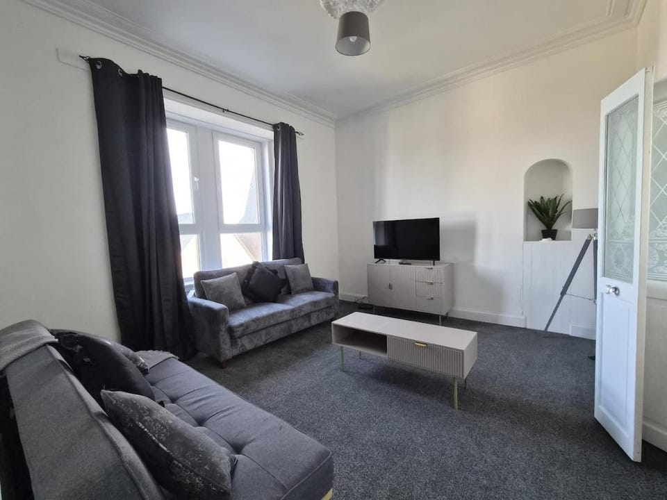 Modern Top Floor 2BR apartment Apartment in Scotland