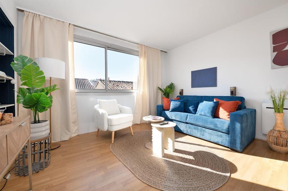 TV and multimedia, Living room, Inner courtyard view, heating, internet