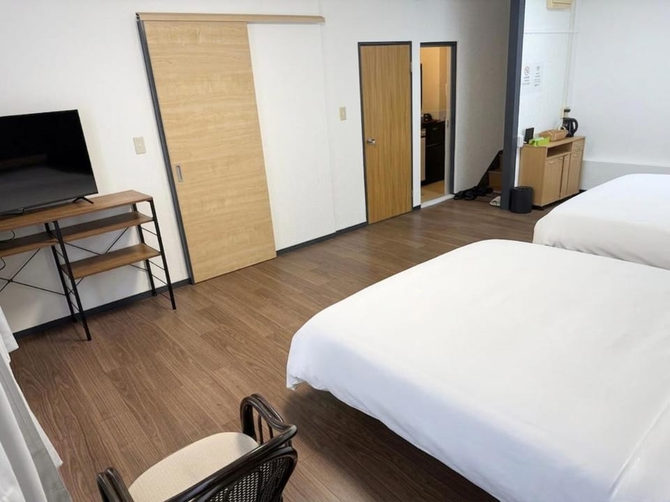 Photo of the whole room, Bedroom