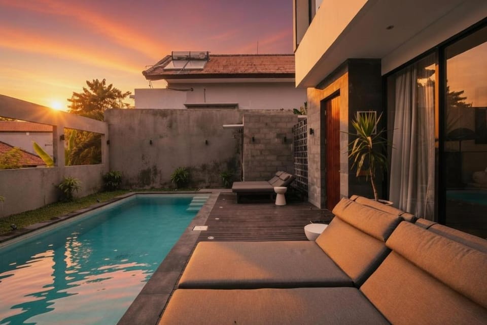Day, Swimming pool, sunbed
