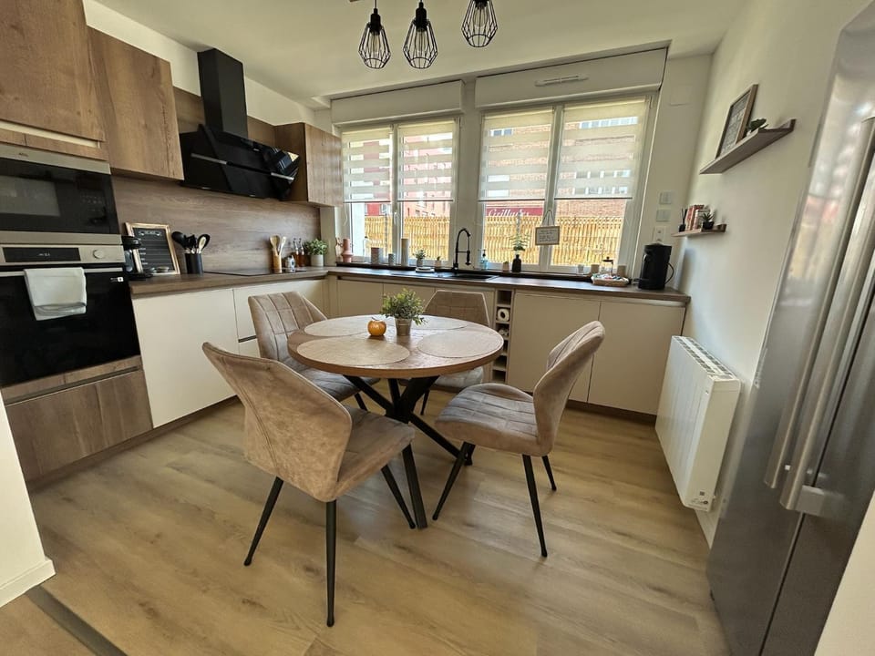 Kitchen or kitchenette, dishwasher, oven, pet friendly, stove, toaster